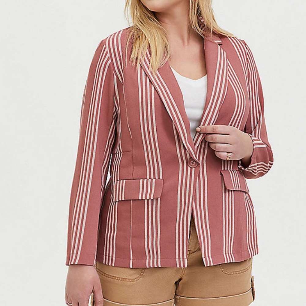 🆘❗️LAST CHANCE ❗️🆘 SALE‼️ Torrid blazer